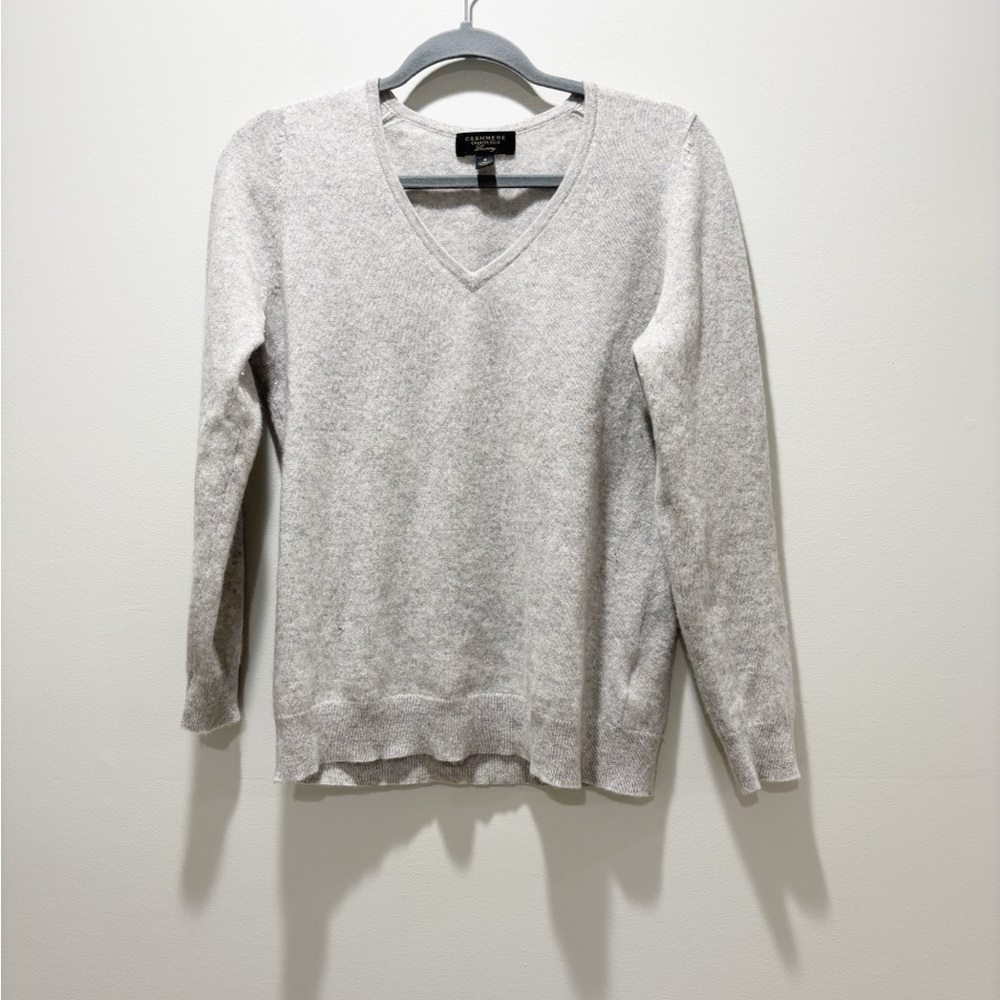 CHARTER CLUB LUXURY Women’s Cashmere V Neckline Long Sleeve Sweater Grey Size M